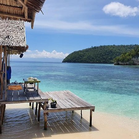 Nus Homestay Raja Ampat Kri Екстериор снимка